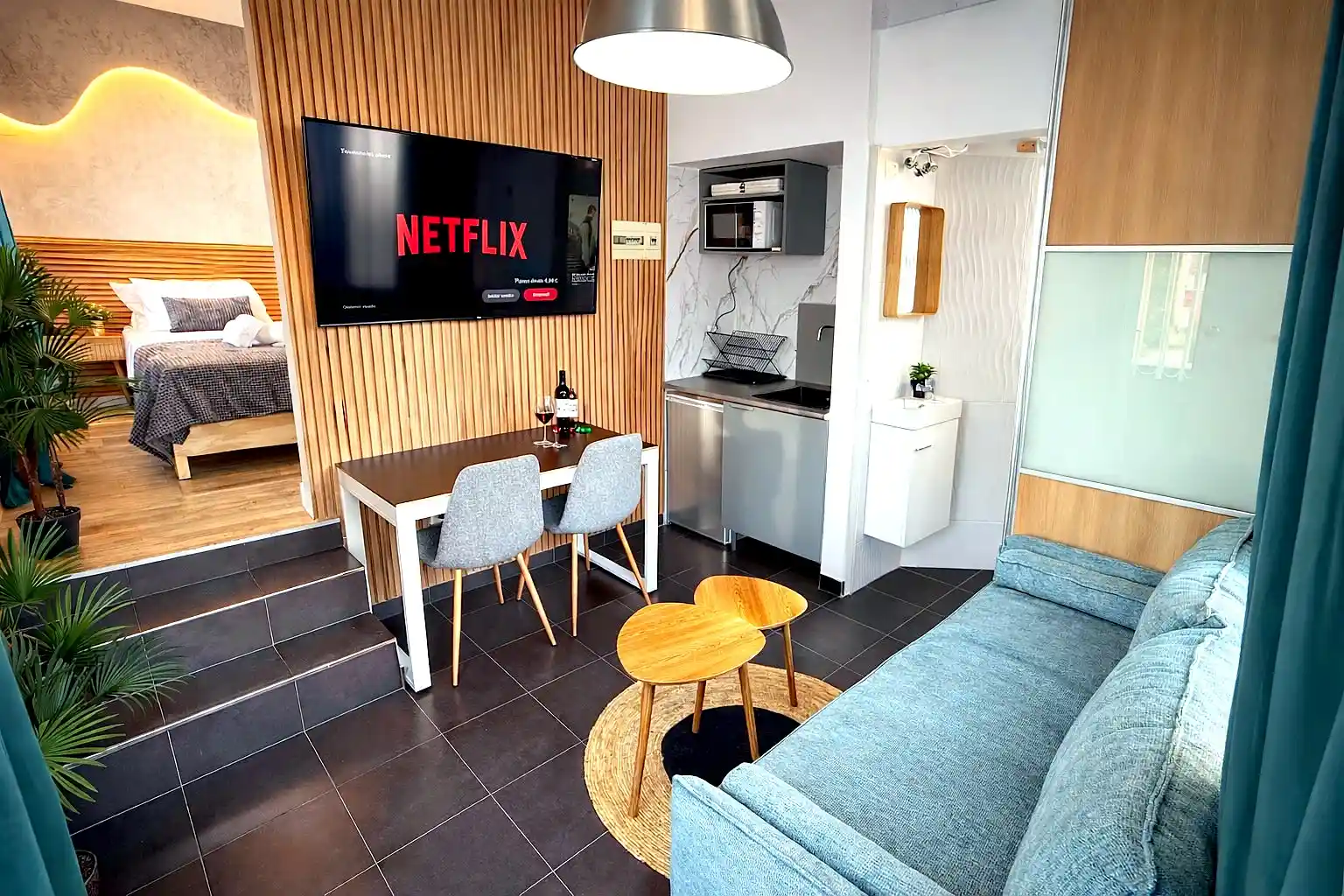 Estudio dúplex equipado con cocina, televisión Smart TV y zona de estar